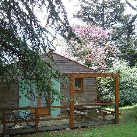 Les Chalets Du Domaine Des Soyeux Saint-Julien-Molin-Molette Bagian luar foto