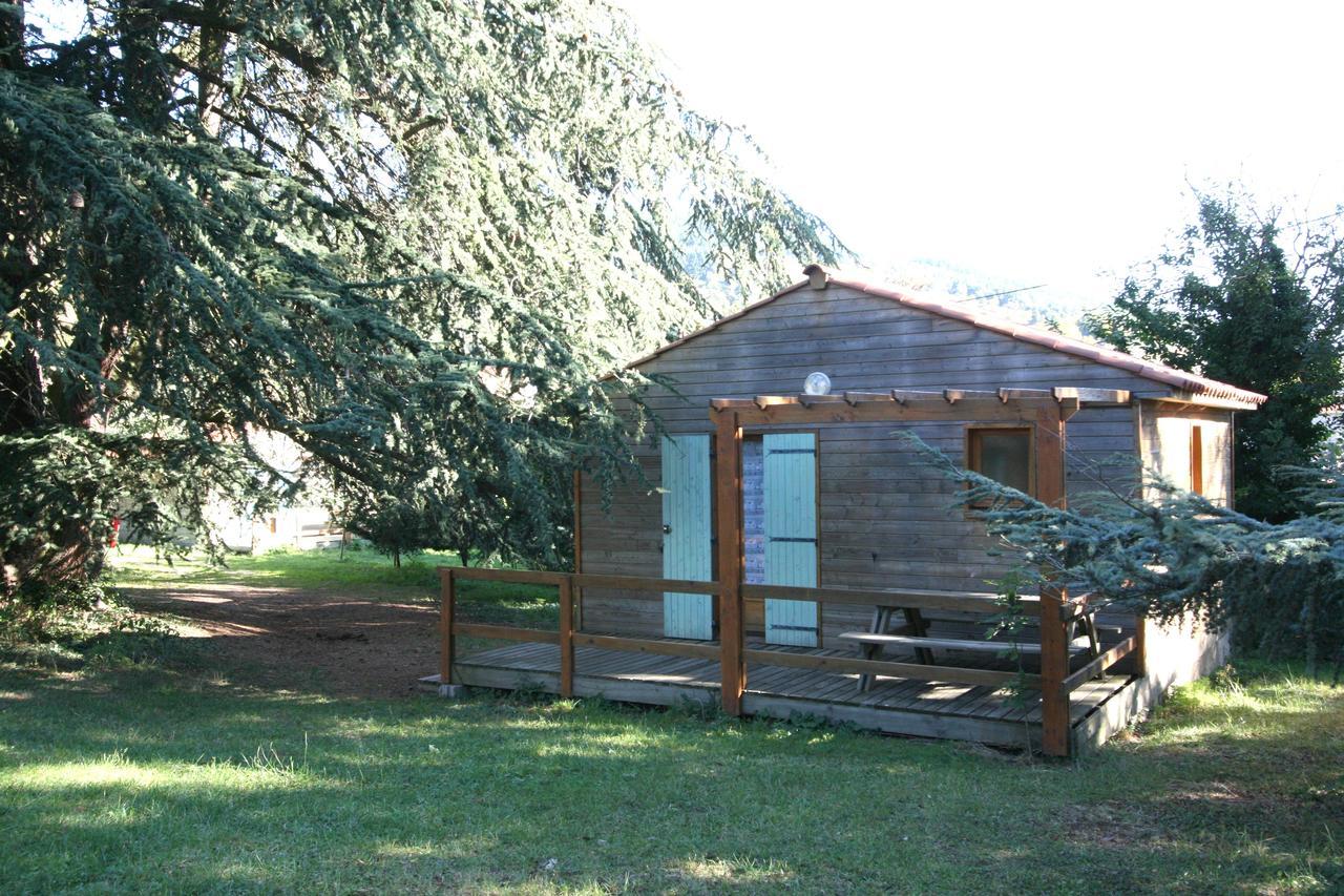 Les Chalets Du Domaine Des Soyeux Saint-Julien-Molin-Molette Bagian luar foto