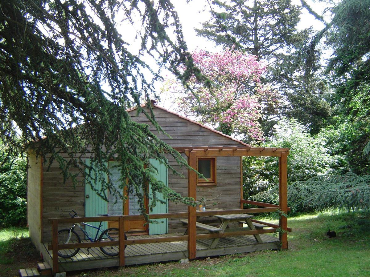 Les Chalets Du Domaine Des Soyeux Saint-Julien-Molin-Molette Bagian luar foto