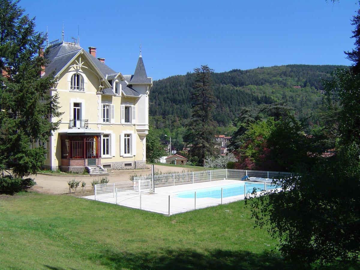 Les Chalets Du Domaine Des Soyeux Saint-Julien-Molin-Molette Bagian luar foto